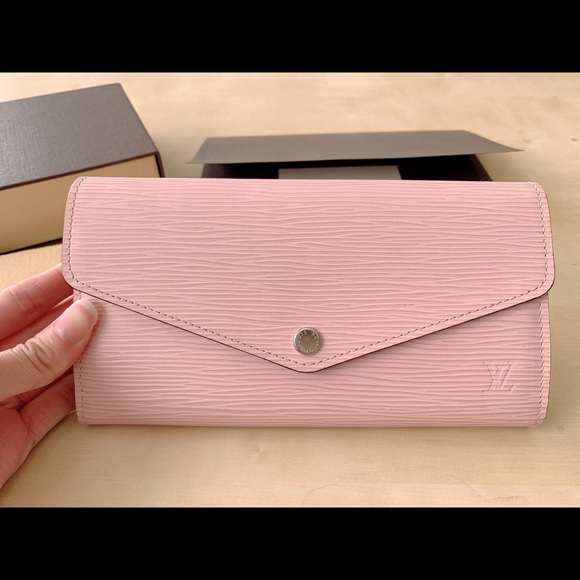 LV Sarah Wallet - Picture 2 of 8